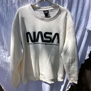 H&M NASA CREWNECK (TAN)